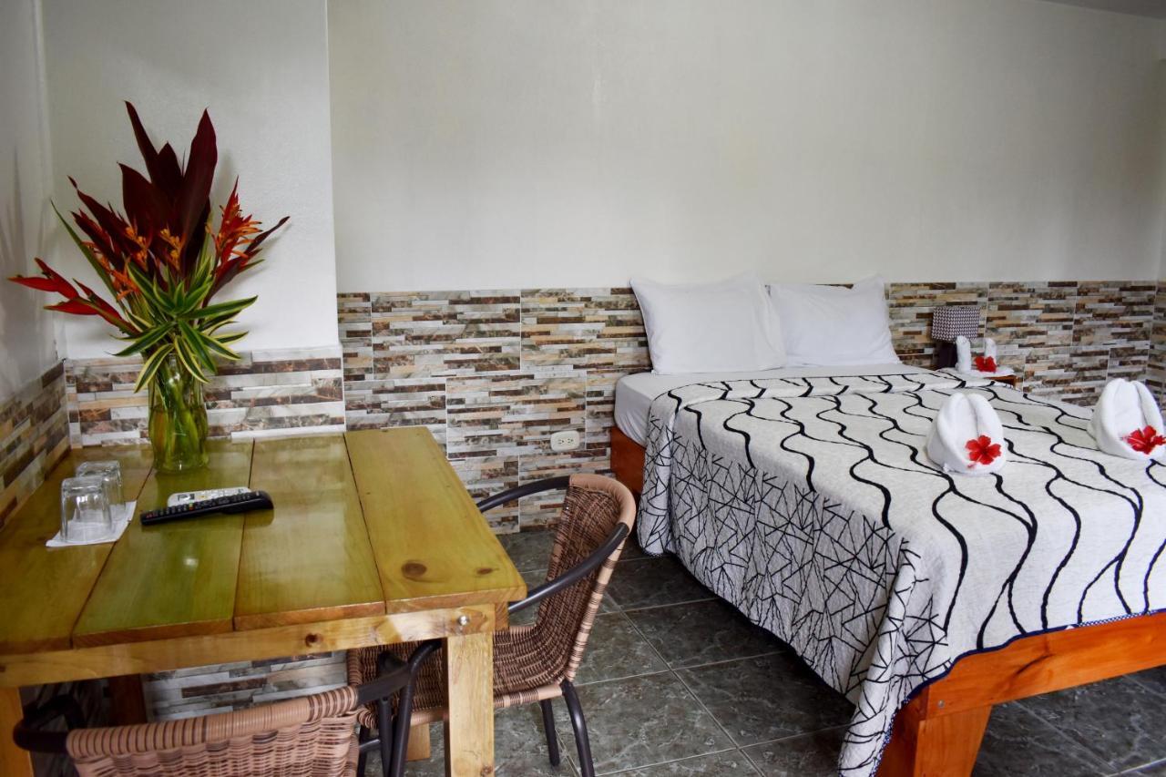 Hotel Quepos Paraiso Bagian luar foto